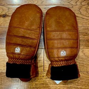Brand new hestra leather mittens